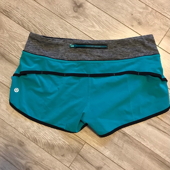 Lululemon Speed Shorts size 6 - Picture 2 of 5